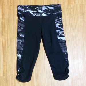 Black Athleta Cropped Athletic Pants - Size Small